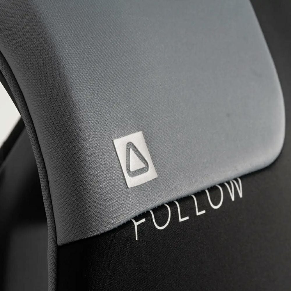 FollowのCure2 CGA Ladies（黒と青）初心者女性用ライフジャケットの背面ロゴ