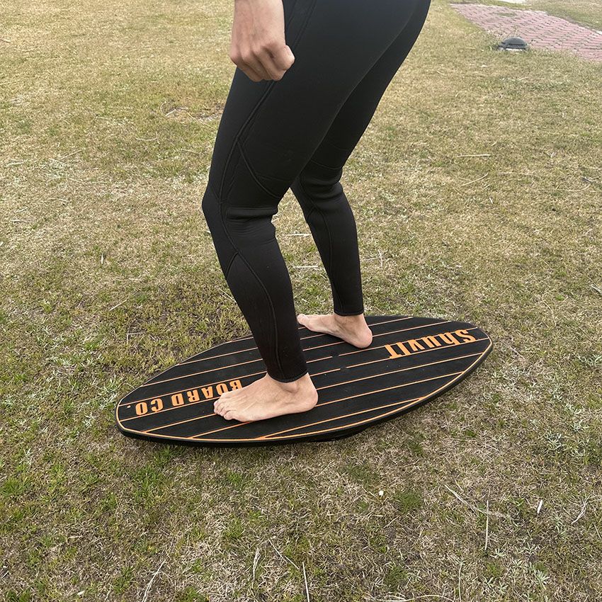 陸トレーニング用　ShuvIT Boardを実際に使用している様子